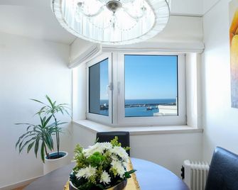 Apartment Sol Mar - Ponta Delgada - Eetruimte