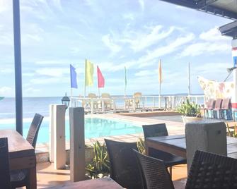 Oslob Hotel Sebastian - Oslob - Piscina