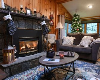 Schroon River Retreat Waterfront Property - Warrensburg - Living room
