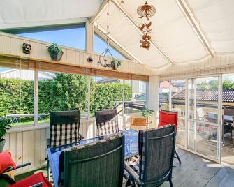 Lovely Home In Göteborg With Kitchen - Gotenburg - Balkon