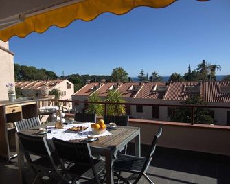 Lloguer30 Margaret's Family House With Pool And Parquing - Sant Feliu de Guixols - Parveke