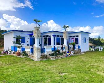 Bluemoon Villa - Cabrera - Building