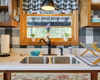 Oak Island Vacation Rental w/ Decks, Walk to Beach - Oak Island