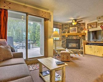 Ski-InandSki-Out Studio at Winter Park Base! - Winter Park - Living room