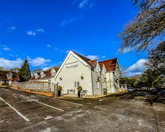 The Angel Hotel - Alton - Gebäude