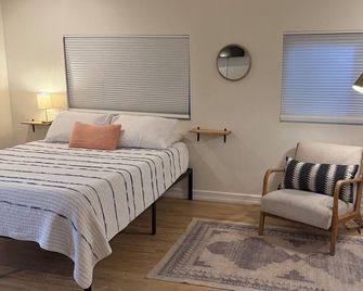 Thousand Oaks Studio Guest Cottage - Thousand Oaks