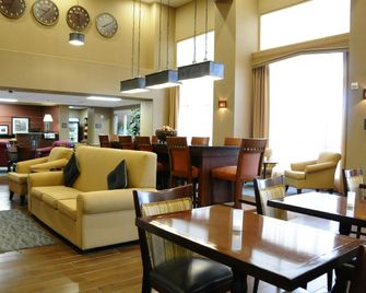 Hampton Inn & Suites Red Bluff - Red Bluff - Restaurant
