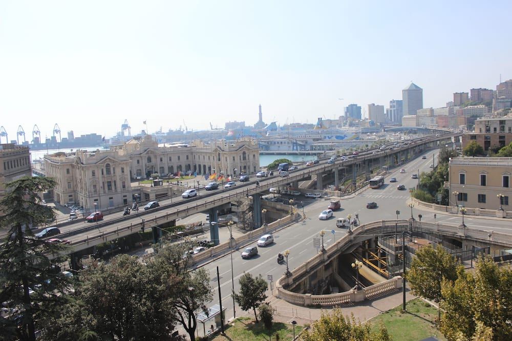 Outdoors view view of New Alexander Hotel