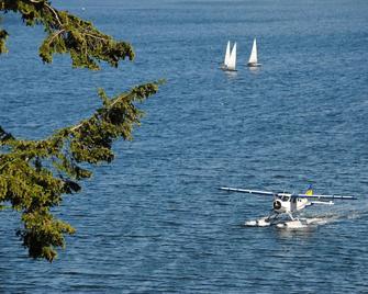 Ocean Front, Spectacular Views, Minutes From Sechelt, a Sunshine Coast Hub! - Sechelt - Beach