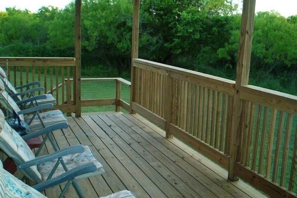River Frontage Cottage is located on 115 Acres - סן אנטוניו - מרפסת