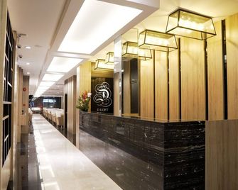 D Loft Hotel - Kuala Lumpur - Front desk