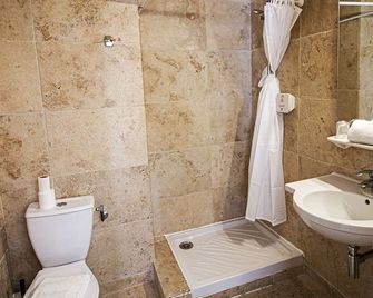 Bel Azur - Six-Fours-les-Plages - Bathroom