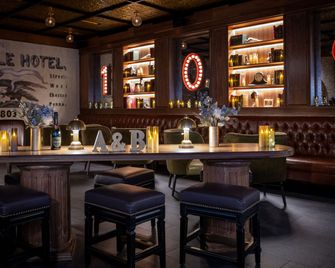 Hotel Indigo West Chester - Downtown By IHG - West Chester - Bar