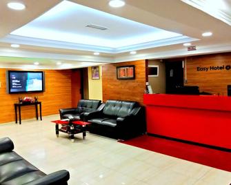 Eazy Hotel at Ampang - Ampang - Recepce
