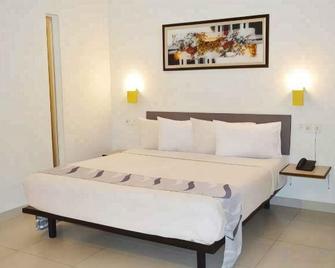 Hotel Koening - Cirebon - Bedroom