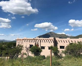 Taos Pueblo - Capilla del Monte - Building