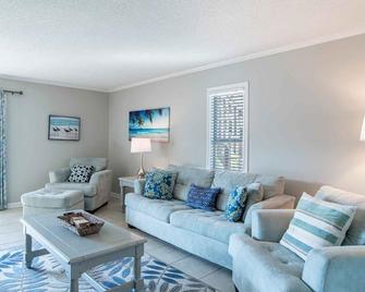 Villas on the Gulf #E7 - Flip Flop Inn - Pensacola Beach - Living room
