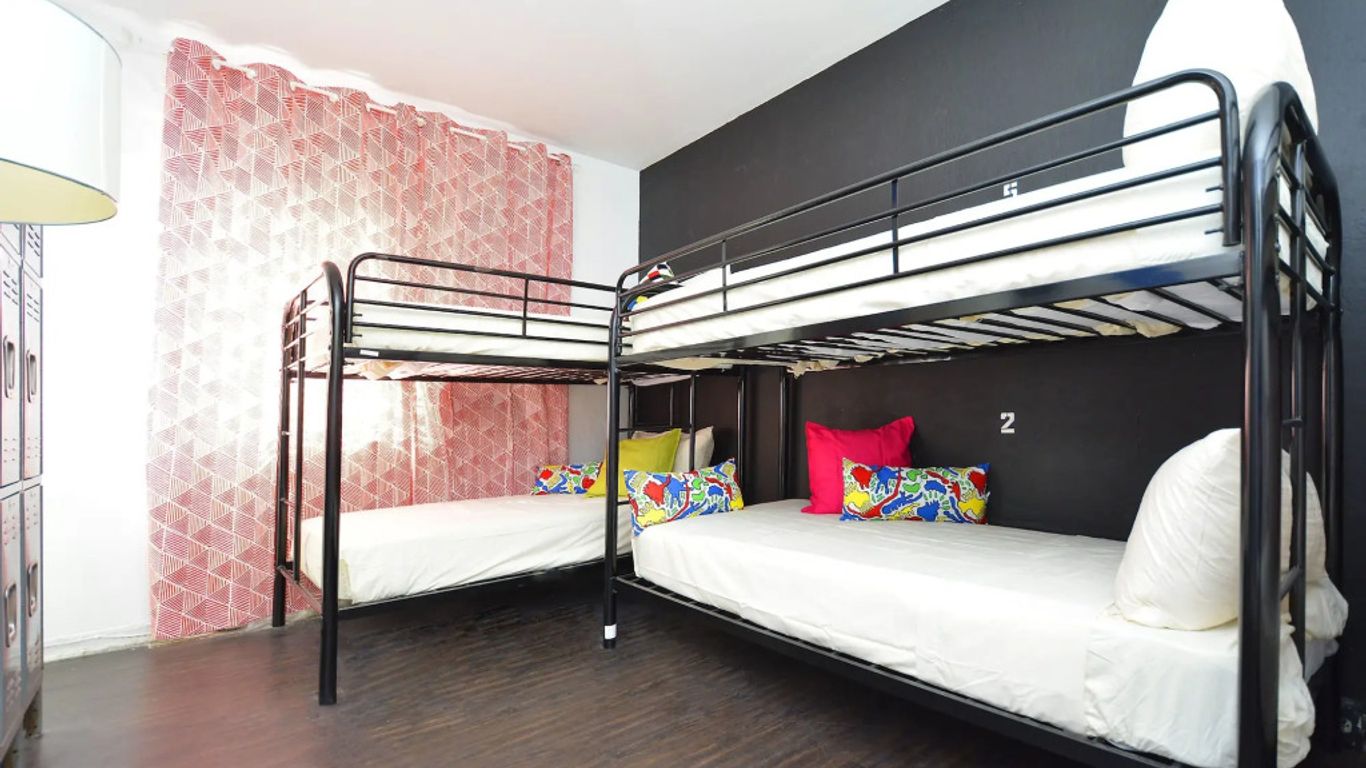 South Beach Rooms and Hostel