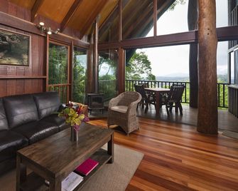 Rose Gums Wilderness Retreat - Yungaburra - Obývací pokoj