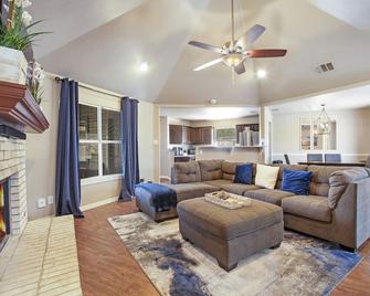 Enjoy the Entire Home Near the Heart of Dallas - Dallas - Salon