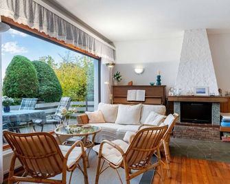 Seeblick-flucht in Langscheid - Sundern - Wohnzimmer