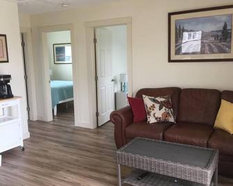#17 Isle View - Fishing, Sunsets, Beaches, Golfing - Isle La Motte - Sala de estar