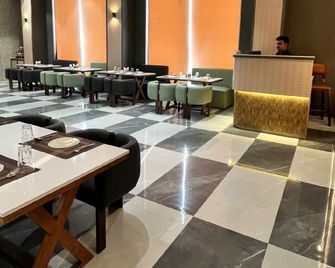 Yashdhan Hotel Restaurent and Marriage Lawn - Chhindwāra - Restaurant