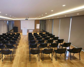 Wes Hotel - Kocaeli - Salle de réunion