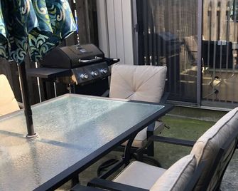 Beach Block Townhouse-2 floors - Seaside Park - Балкон