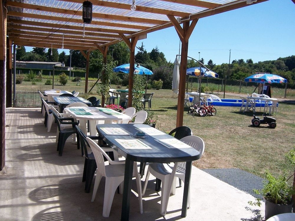 Camping les Terrasses de Rivarennes - Rivarennes - Innenhof