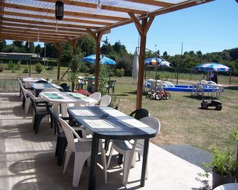 Camping les Terrasses de Rivarennes - Rivarennes - Innenhof