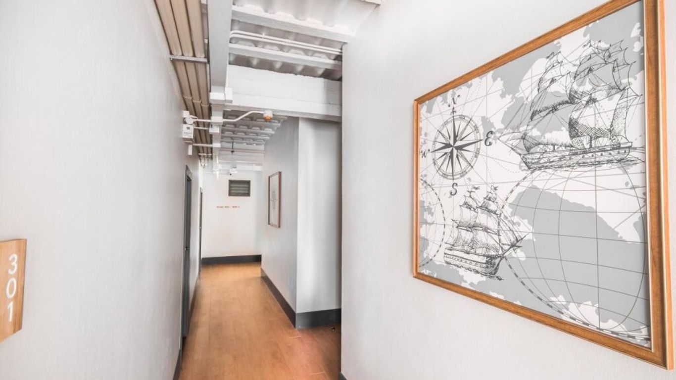 มีมี่แอนด์จิม โคลิฟวิ่ง สเปซ