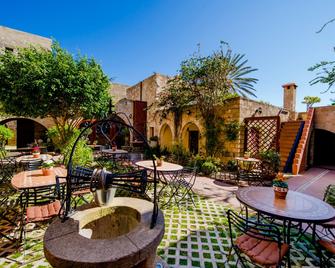 Avalon Boutique Suites Hotel - Rhodes - Patio