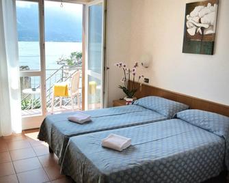 Hotel Castell - Montagnoli Group - Limone sul Garda - Bedroom