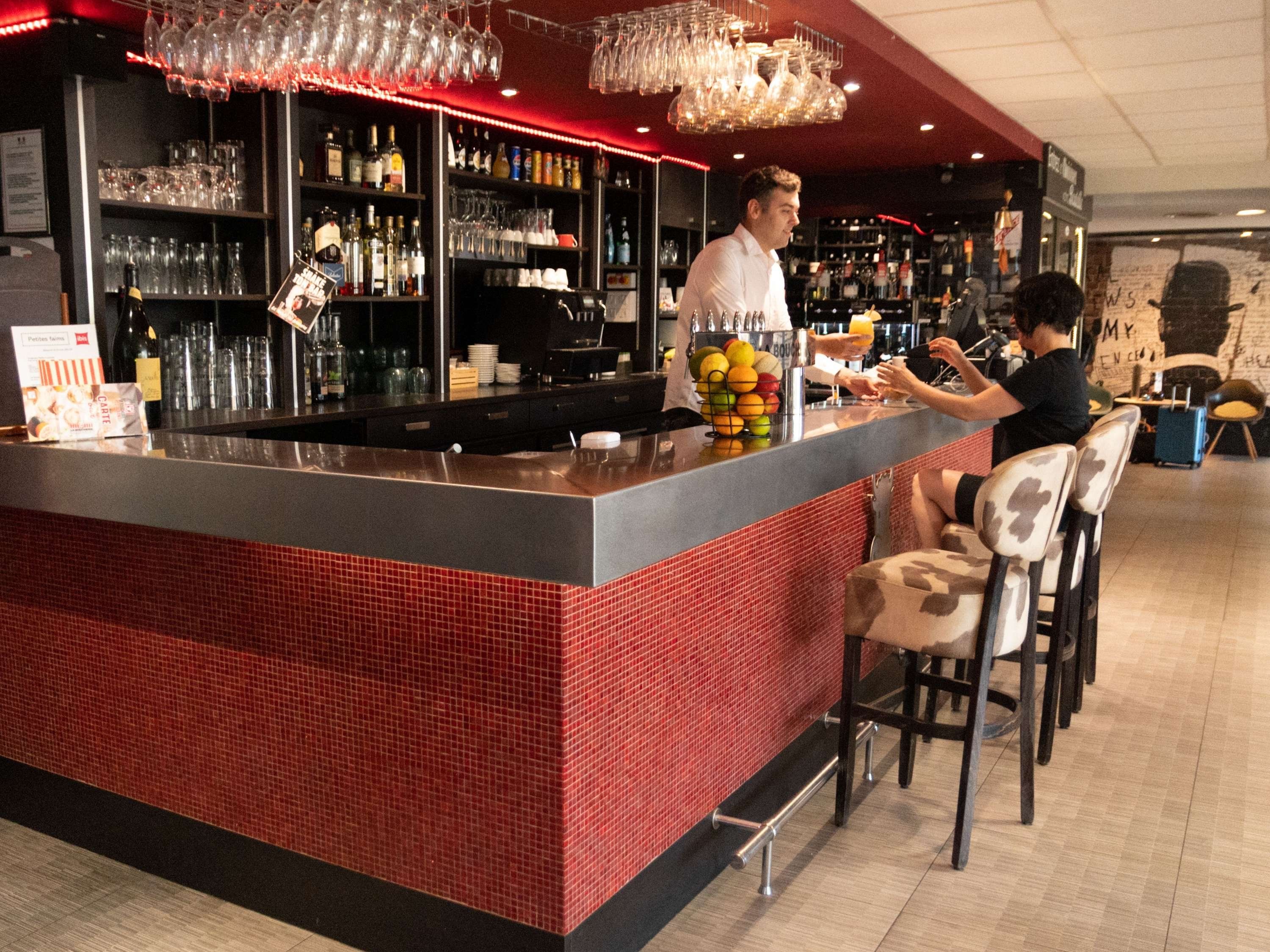 Ibis Narbonne - נארבון - בר