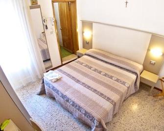 Hotel Gigliola - Gatteo a Mare - Спальня