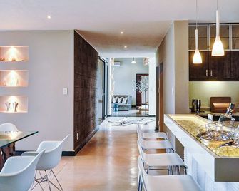 Tinghala Luxury Holiday Accommodation - Hoedspruit - Restaurant