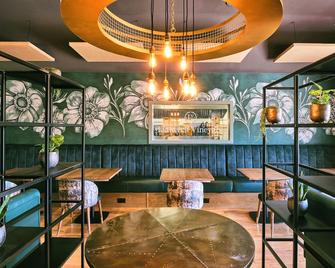 Llanerch Vineyard Hotel - Pontyclun - Lounge
