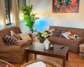 Casa Rural Oasis - Alborea - Obývací pokoj