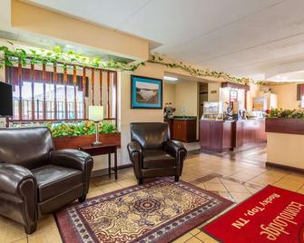 Econo Lodge - Rocky Top - Lobby