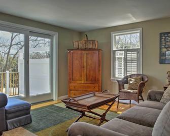 Peaceful Waterfront Apt with Deck, 22 Mi to Portland - Freeport - Living room