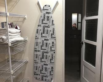 Furnished apartment, in a residential neighborhood east of San Jose - Curridabat - Bedroom