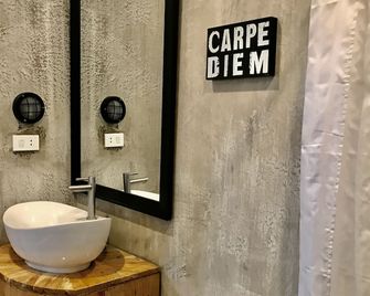 Containers by Eco Hotels - Tagaytay - Badkamer