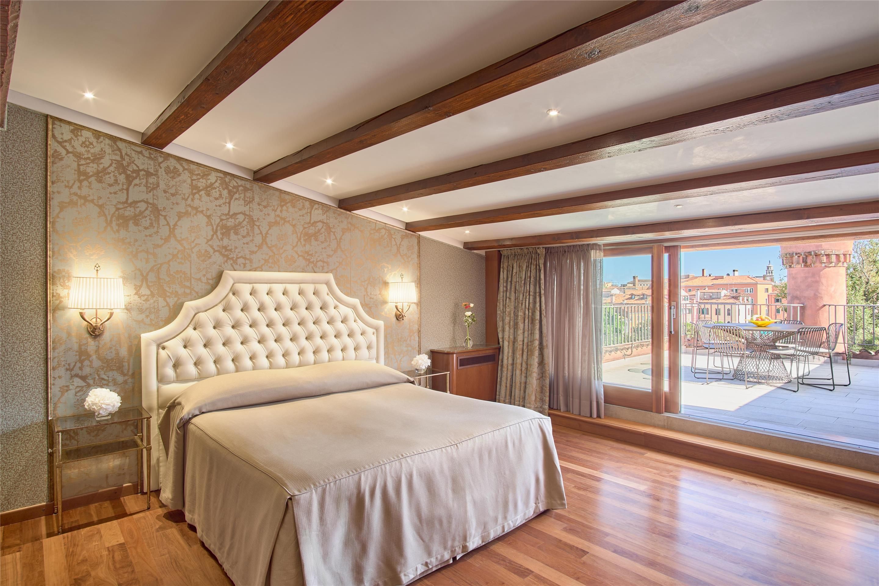 سانتا كيارا هوتل - البندقية - غرفة نوم