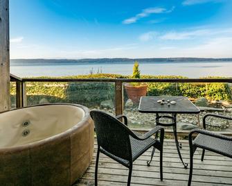 Camano Island Inn - Camano Island - Balcón