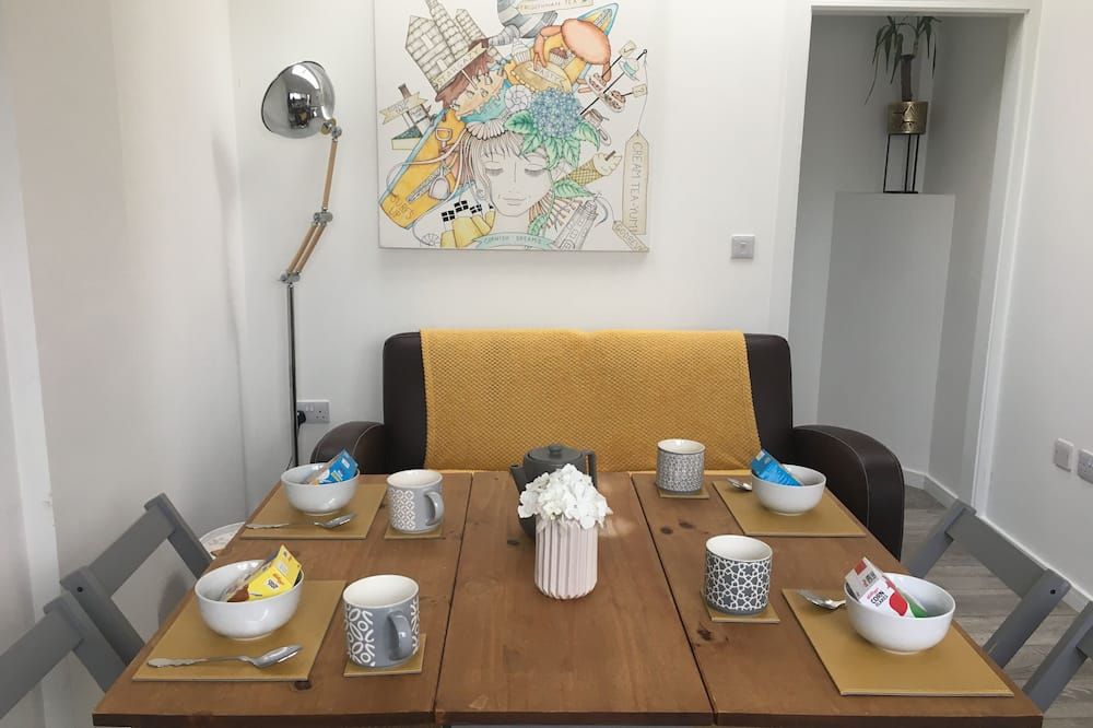 10 Minute Drive to the Beach - Private Suite B & B - North Cornish Coast - Camborne - Spisesal