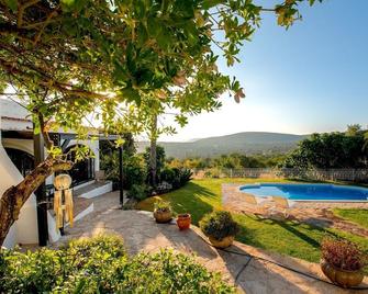 Cosy Farmhouse Quinta da Eira 140 years old - Loulé - Piscina