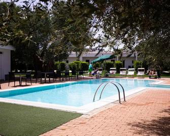 Hotel Vicario - Carovigno - Pool