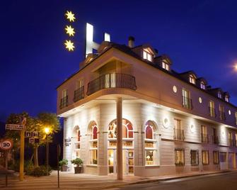 Hotel Versalles - Granja de Rocamora - Building