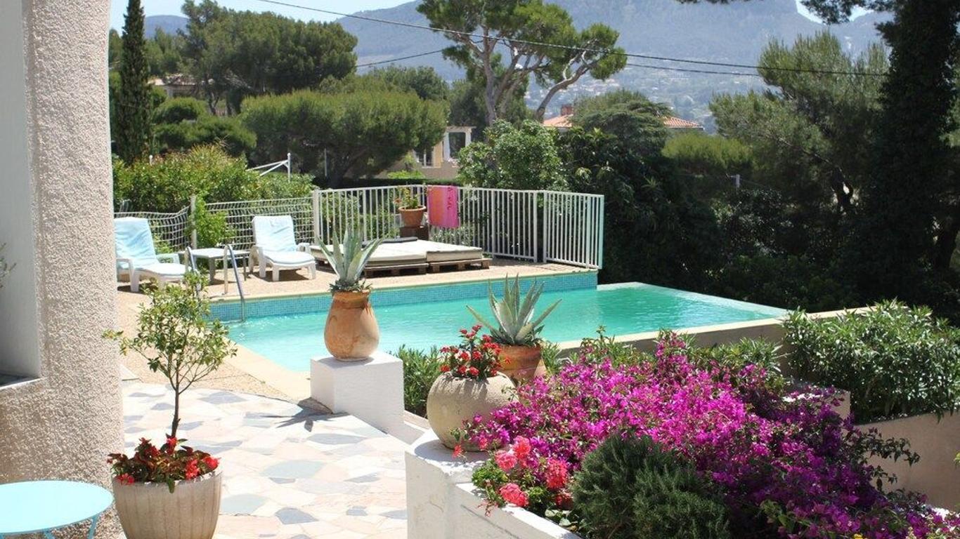 Cassis Hostel - Les Heures Claires